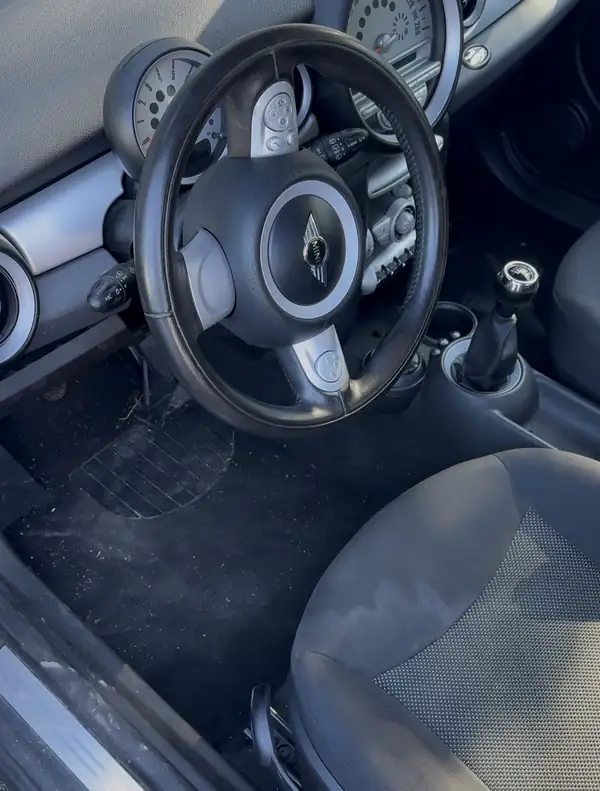 Avant : Intérieur · Mini One
